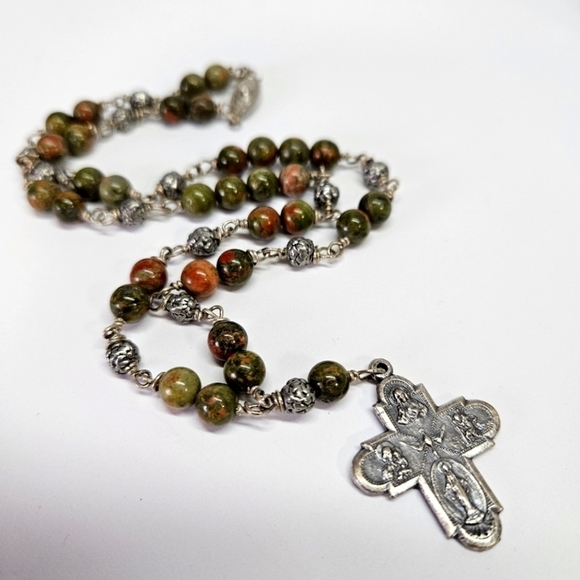 VINTAGE Catholic Silver-Tone Cross Pendant Beaded Stone Necklace Made in Italy - Picture 1 of 9